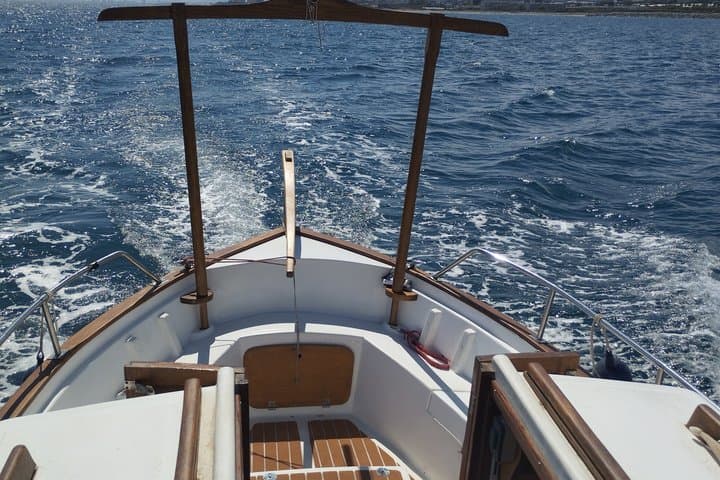 Private Tours by Traditional Boat to Calas with Appetizer