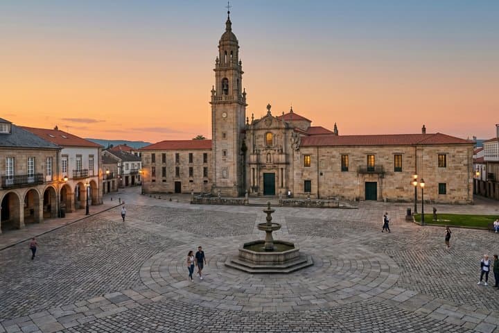 Private Customizable Historical Walking Tour in La Coruna