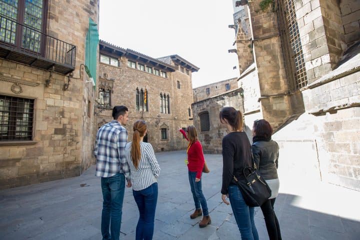 Gothic District and Sagrada Familia Private Tour