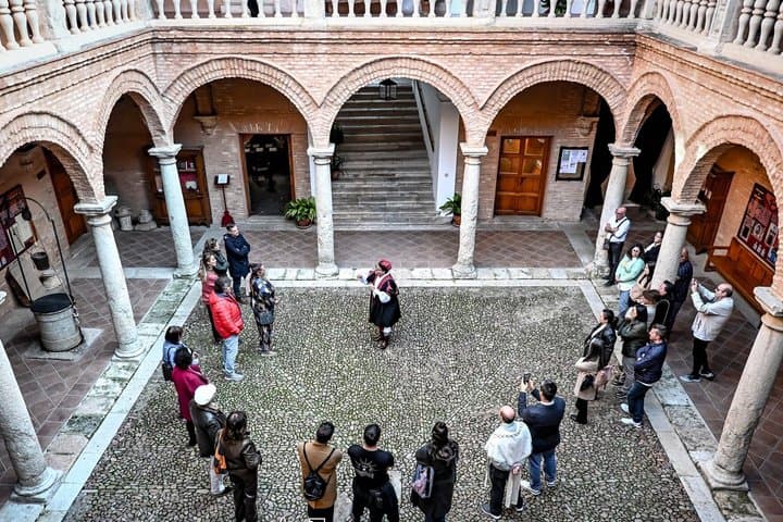 Almagro Theatrical tour with characters from the Golden Age