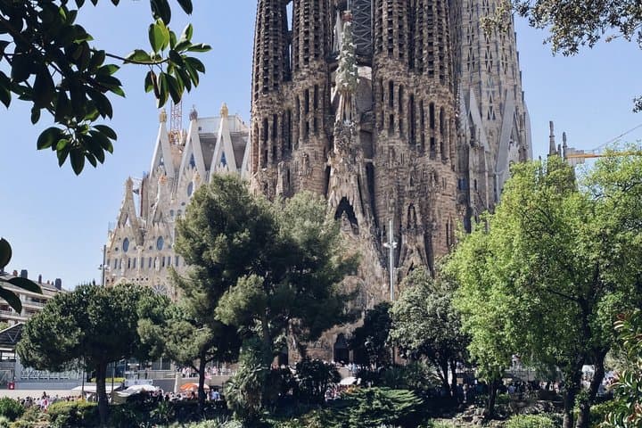 Barcelona Sagrada Familia Stories & Symbols Walking Tour