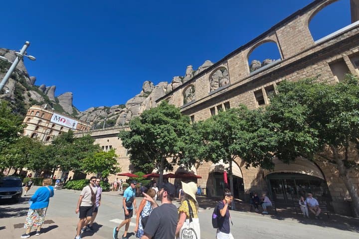 Montserrat Premium Private Day Tour with Cable Car Ride