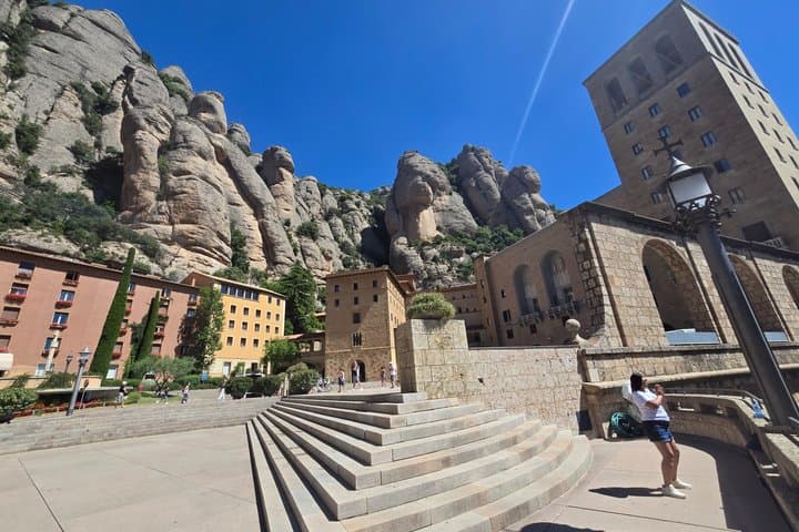 Montserrat Premium Private Day Tour with Cable Car Ride