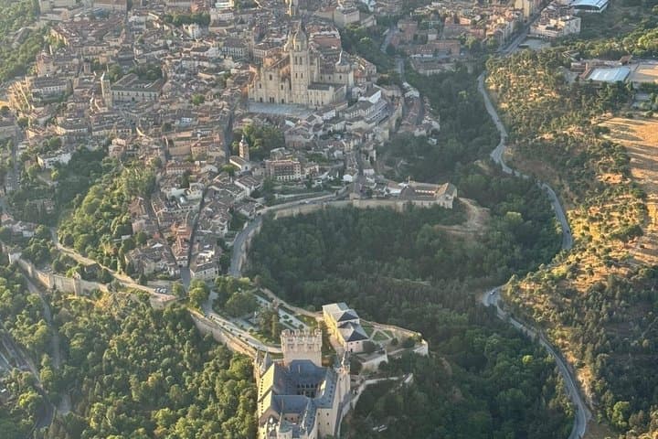 Flight in Globo Comfort at Dawn in Segovia