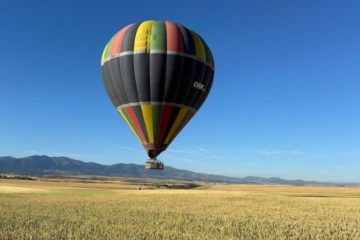 Flight in Globo Comfort at Dawn in Segovia