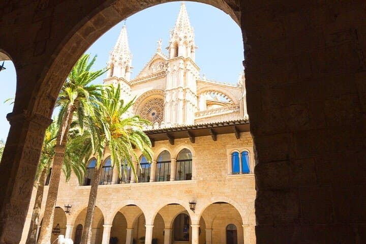 Palma Cathedral, 24h Hop-On Hop-Off Bus & Boat Tour