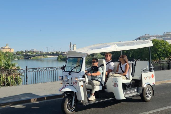 Seville Tuk Tuk Private Discovery Tour & Highlights (1-2 hours)