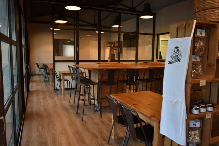 From cultivation to dish : Guided tour and mushroom tasting