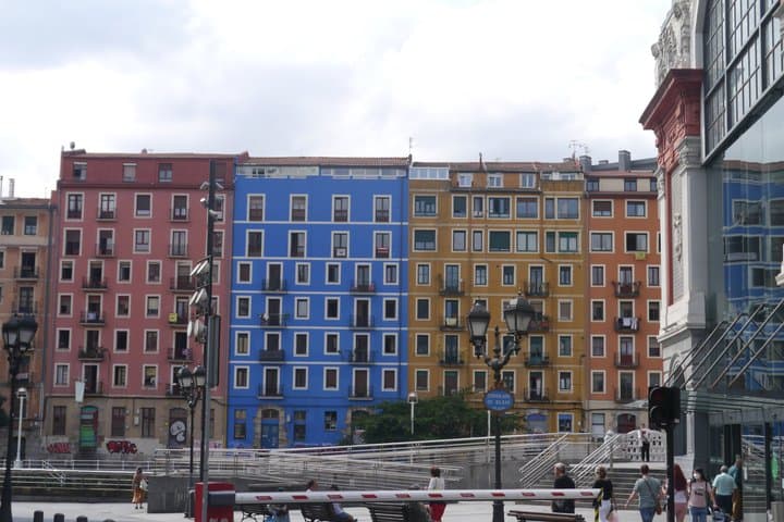 The Guggenheim Effect and the modern architecture of Bilbao