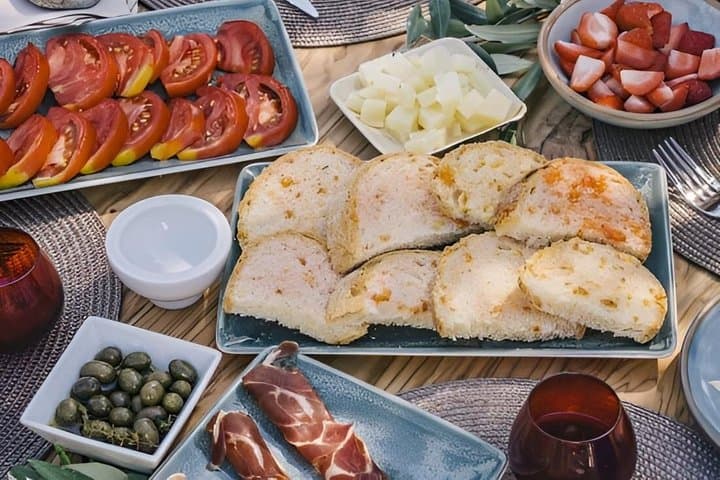 E Bike Tour and Olive Oil Tasting with Breakfast