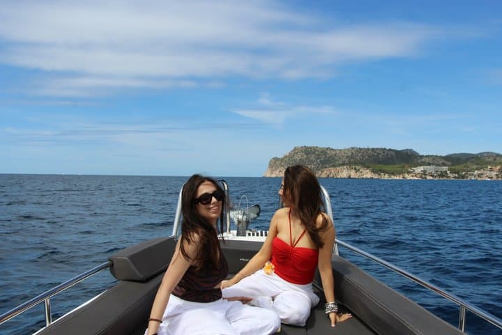 2.5 hour boat trip with snorkeling and paddle surfing in coves