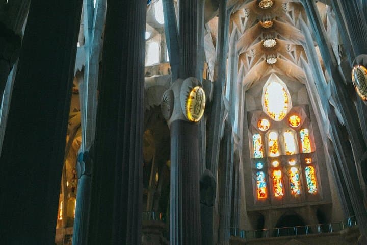 Skip the Line Sagrada Família Tour with Local Expert Guide