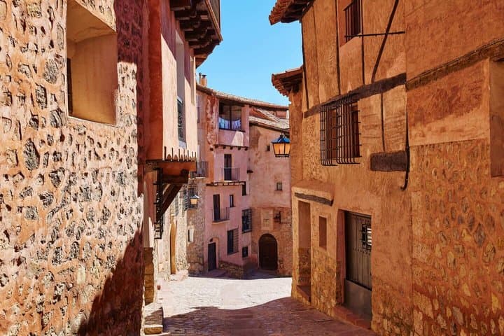 Hello Albarracin: Private 2-Hour Intro City Walk with Local Guide