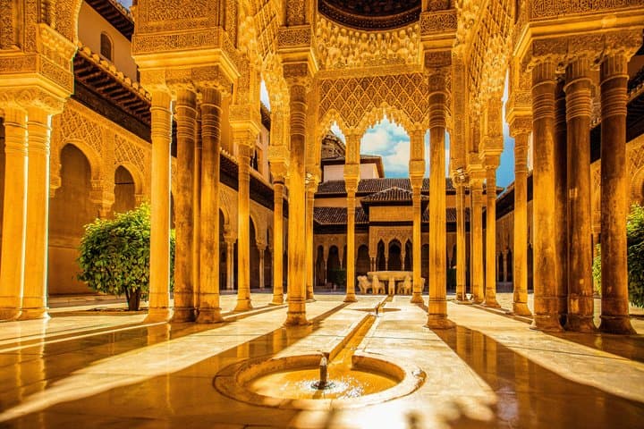 Granada Alhambra and Nasrid Palaces Private Guided Tour