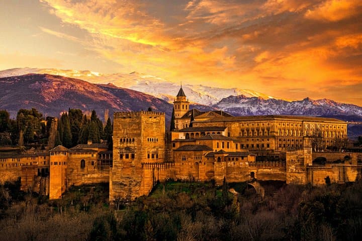 Granada Alhambra and Nasrid Palaces Private Guided Tour