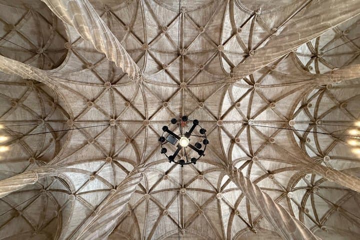Valencia: Cathedral, St. Nicholas & Silk Exchange Tour + Tickets