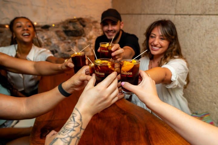 Barcelona: Gothic And El Born Food Tour with Tapas and Wine