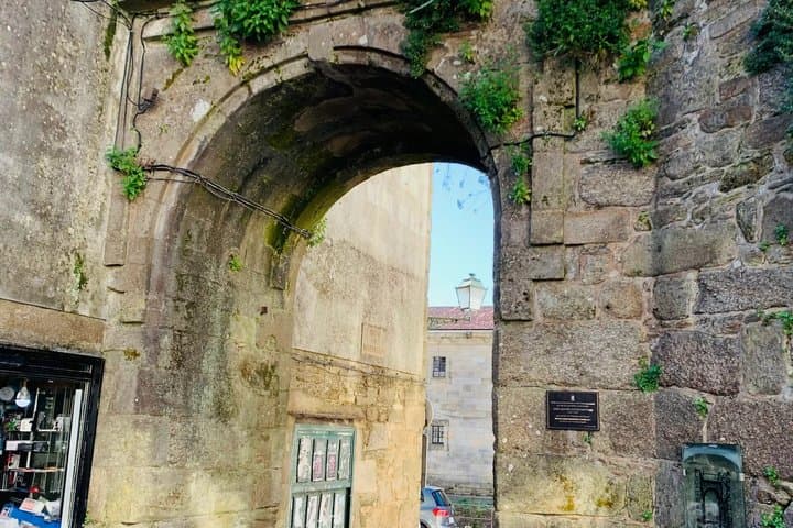 Self Guided Walking Tour to Santiago de Compostela with Quiz