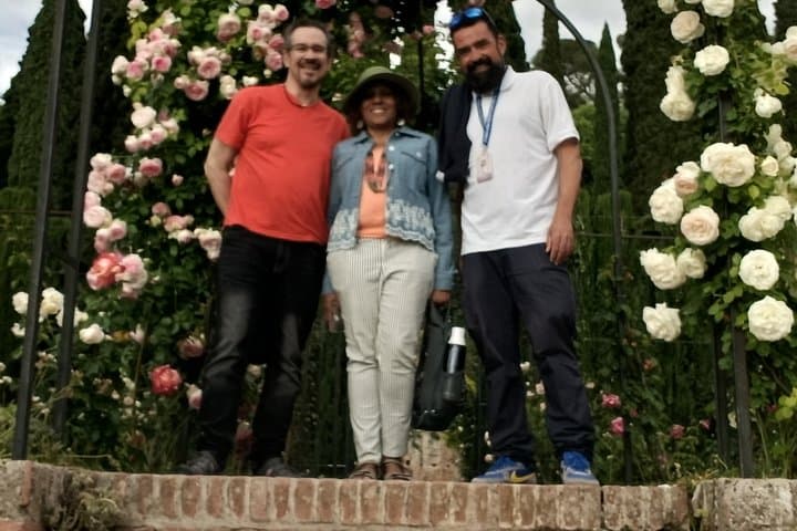 Granada El Albayzín With Humor Comedy Albaicín Tour