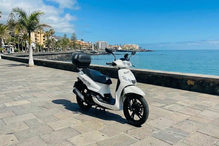 Puerto de la Cruz: Rent a Scooter 125cc 2 Sleeps in Tenerife