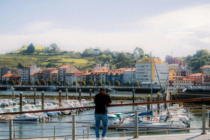 TOP Gijón : Private Guided Tour with your mobile