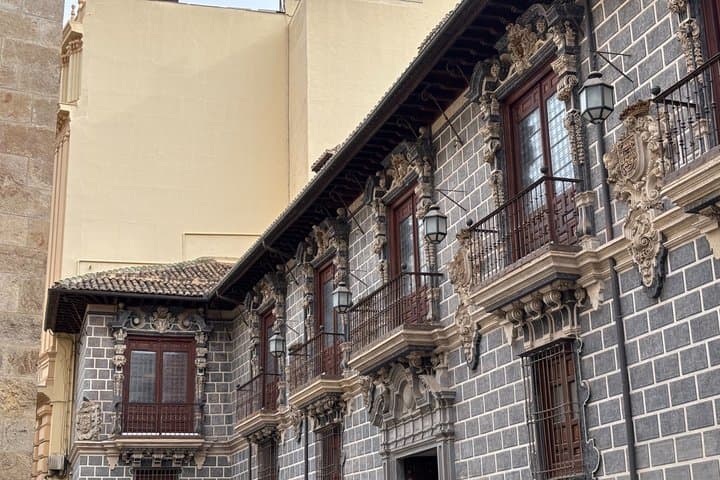 Historical Tour of Granada with Augmented Reality