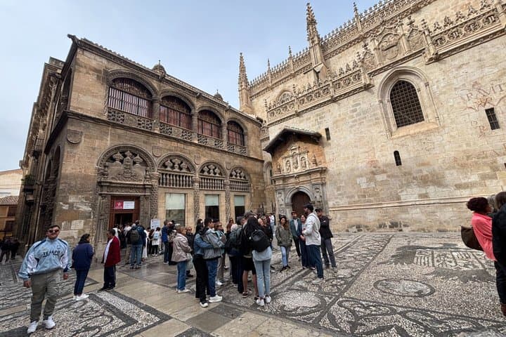 Historical Tour of Granada with Augmented Reality