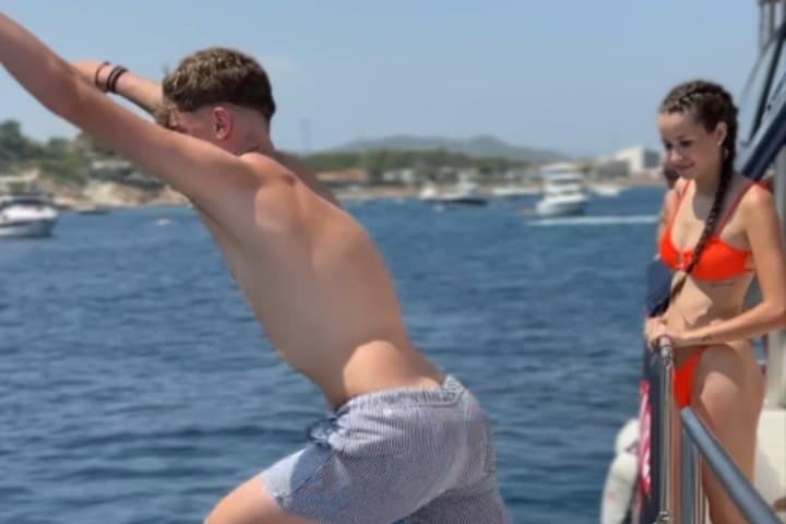 Visit the Carved Cova and catamaran sailing from Denia