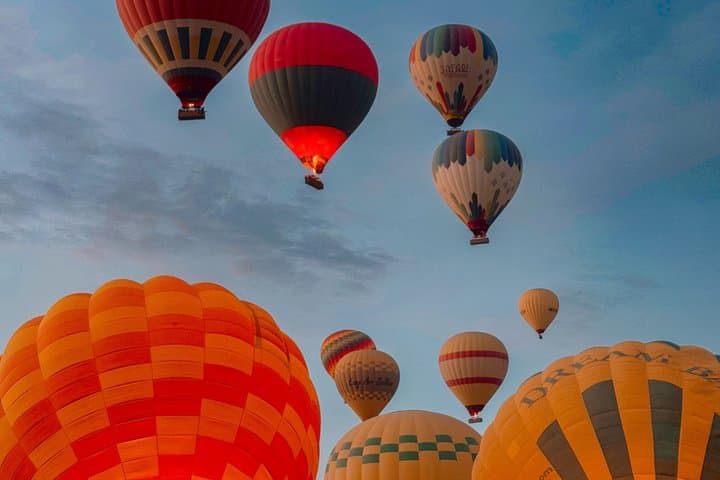 Barcelona Hot Air Balloon Flight with Cava and Lunch
