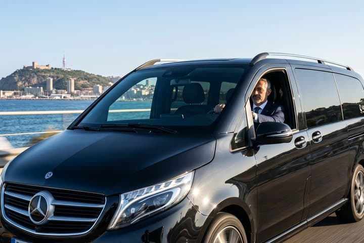 Barcelona: BCN Airport Private Transfer to/from City Center