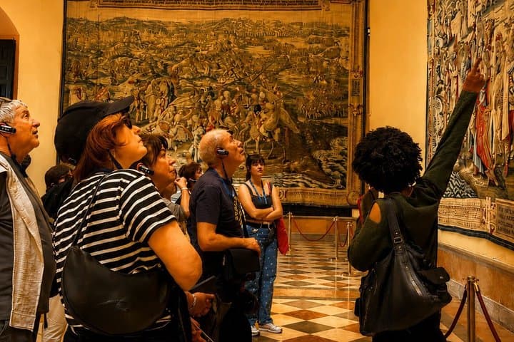 Royal Alcazar Experience: Guided Tour with Fast-Track Tickets
