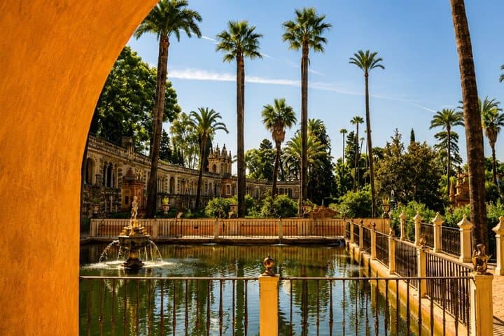Royal Alcazar Experience: Guided Tour with Fast-Track Tickets