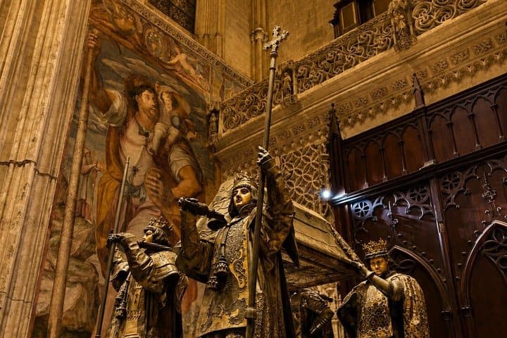 Seville Cathedral & Giralda: Guided Tour with Fast-Track Tickets