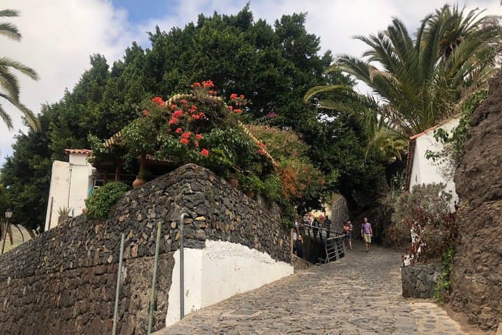 Essence of Tenerife : Candelaria, La Orotava, Garachico and Masca