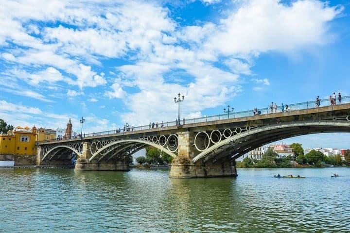 Seville: Ticket to the Cruise from Torre Del Oro and Audio Tour
