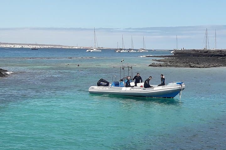 Get Wet Snorkeling Tour to Isla de Lobos from Corralejo