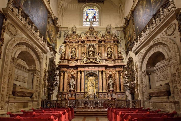 Skip the line Seville Cathedral Giralda and Old Town Walking Tour