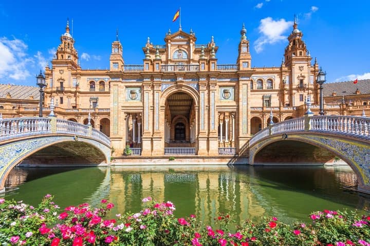 Skip the line Seville Cathedral Giralda and Old Town Walking Tour