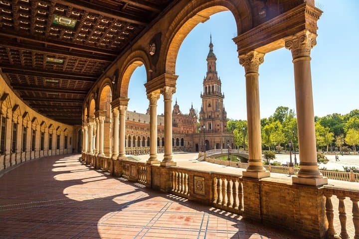 Skip the line Seville Cathedral Giralda and Old Town Walking Tour