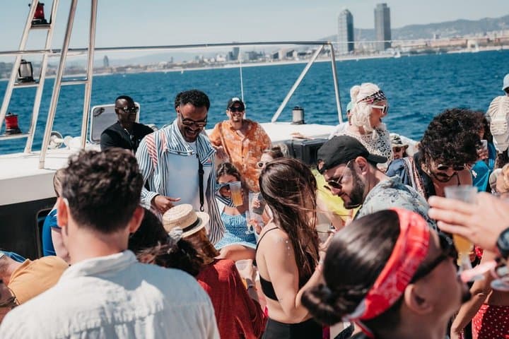 Barcelona Boat Party With Drinks And VIP Club Pass