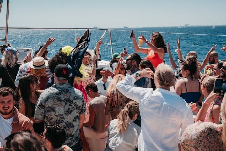 Barcelona Boat Party With Drinks And VIP Club Pass