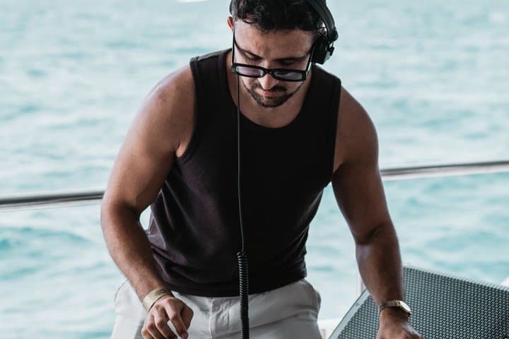 Barcelona Boat Party With Drinks And VIP Club Pass