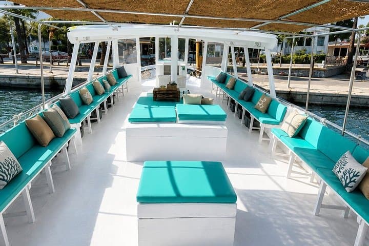 Ibiza Boat Tour with Drinks, Snorkeling & Paddle Boards