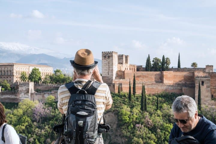Private Walking Tour with Play Granada