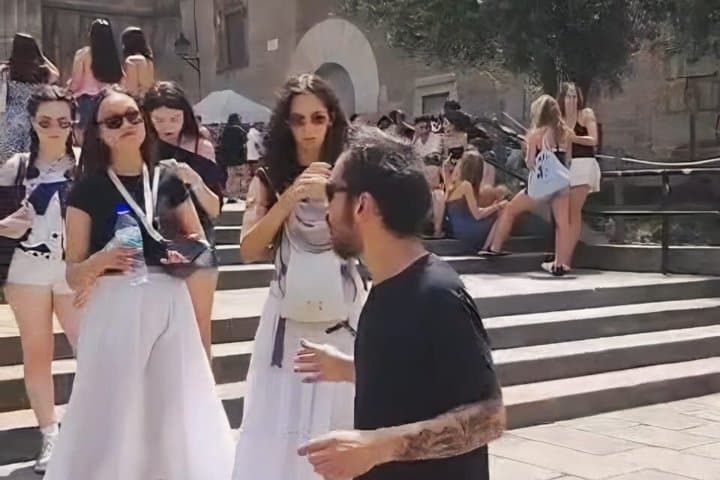 Discover Barcelona with Turkish Commentary