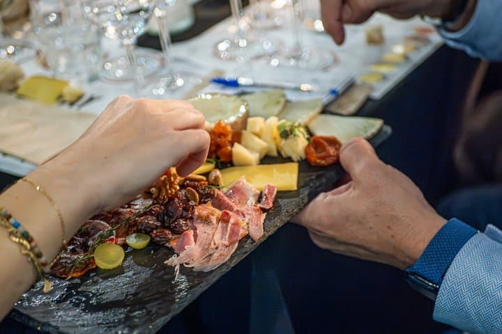Tasting of 6 Malaga wines with pairing in the Port of Malaga