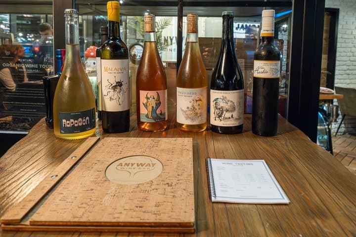 Tasting of 6 Malaga wines with pairing in the Port of Malaga