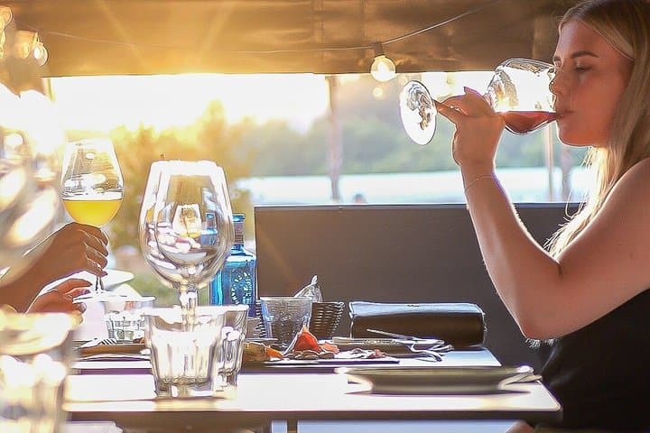 Tasting of 6 Malaga wines with pairing in the Port of Malaga