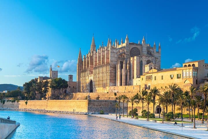 Palma Mallorca Scavenger Hunt & Self-Guided Walking Tour