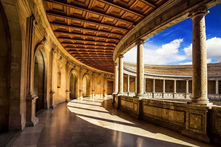 Alhambra and Generalife full guided private tour